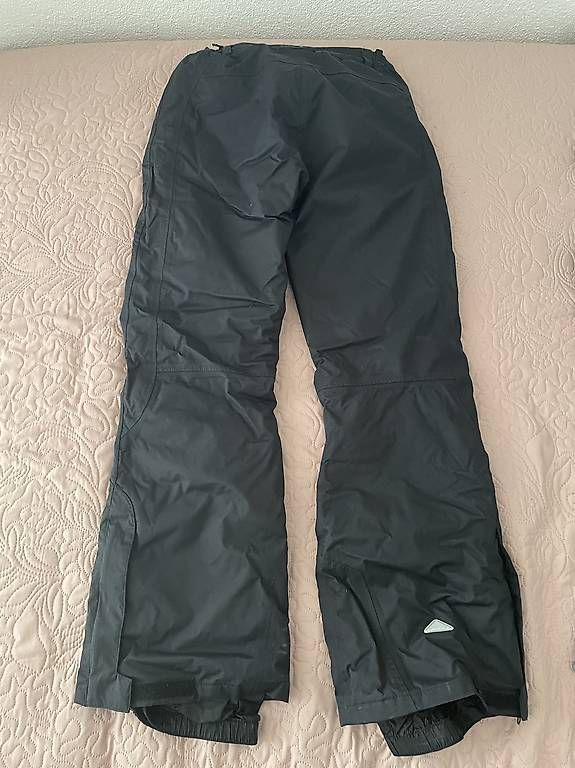 Skis: Kinderskijacke und Hose – Gebraucht aus Münsingen von JelenaHodak 3