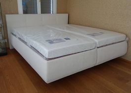 NEUES POLSTERBETT 200X220CM m. Matratzen sucht 4 lange Beine