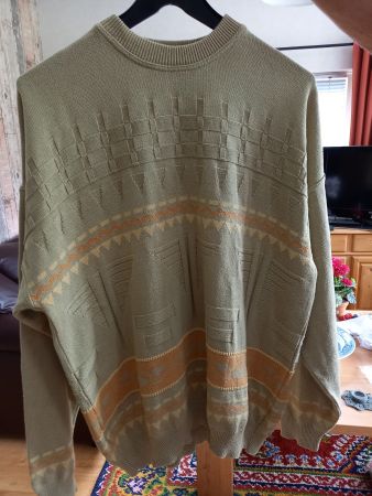 Herren Pullover Gr 52, helles Olive