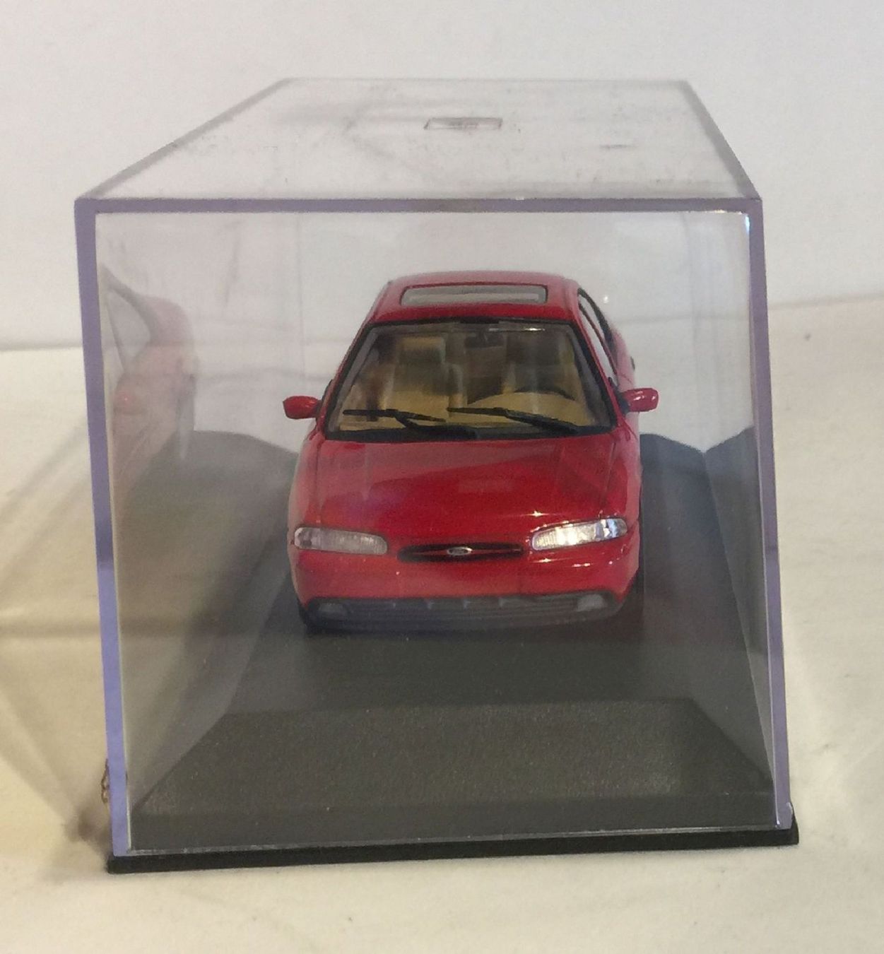 Minichamps Modellini d'auto: MINICHAMPS Ford Mondeo Limousine – Usato da Sonceboz-Sombeval venduto da Decolove 3