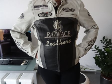 Lederjacke RATRACE Custom Leather für Frauen Motorradfahrer