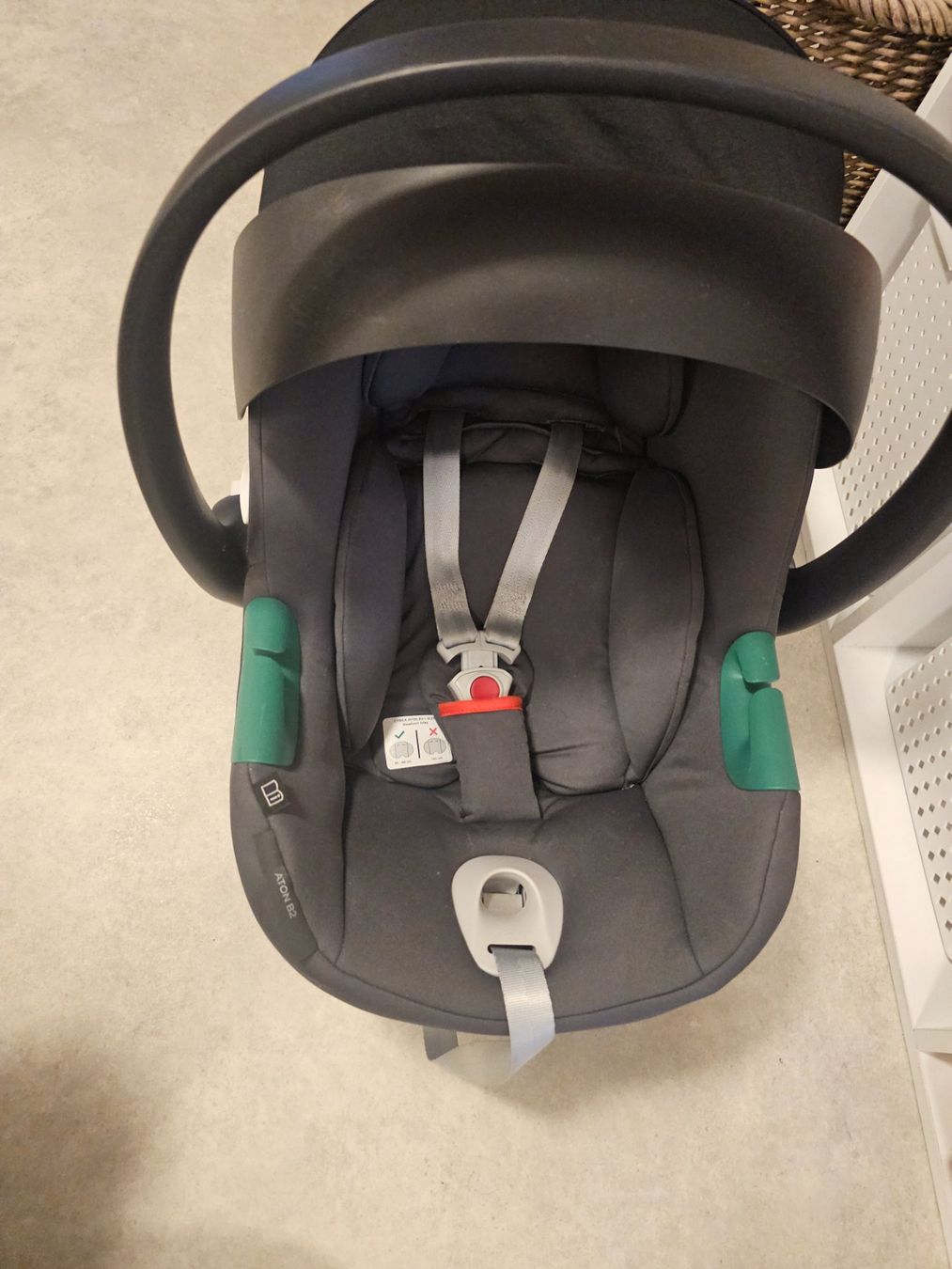 Cybex Seggiolini per auto: Siège auto Cybex Aton B2 i-Size parfait état – Usato da Sornetan venduto da T.a333 3