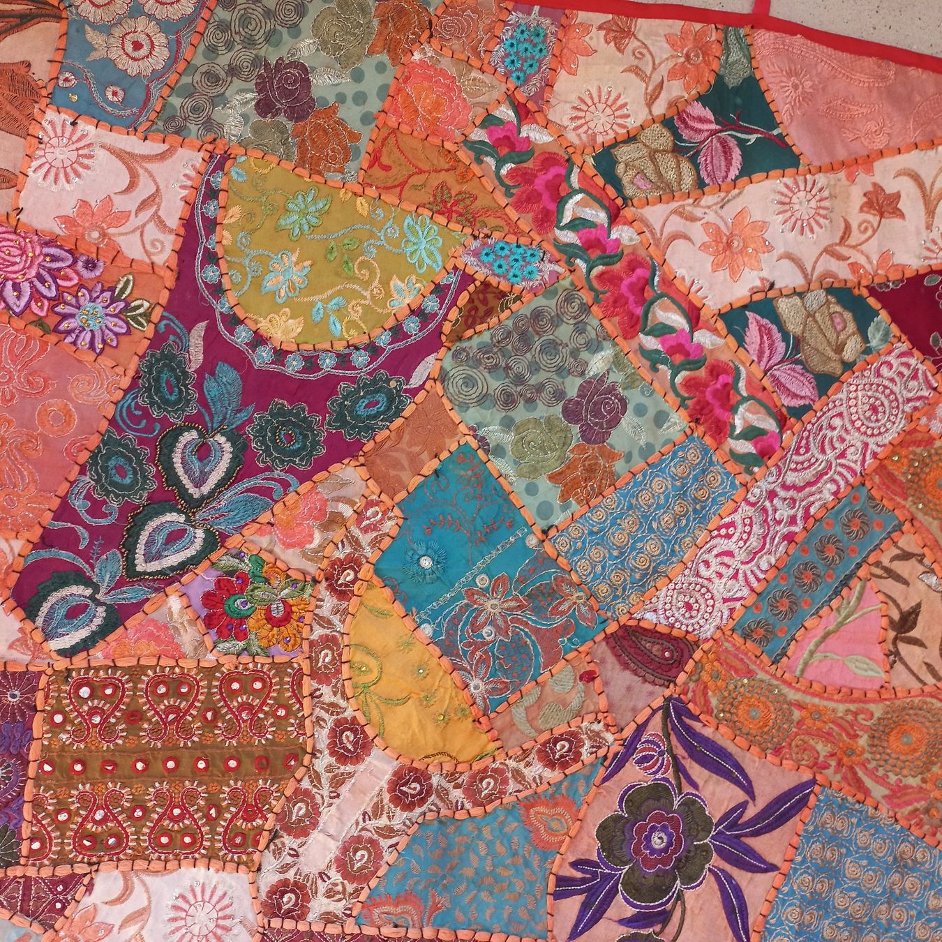 Alle Dekorationen: Wunderschöner asiatischer Wandbehang – Gebraucht aus Ebnat-Kappel von Youssou 1