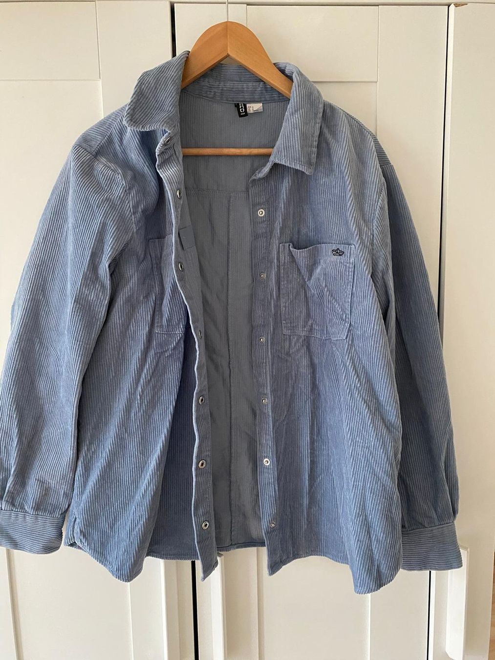 H&M Camicette: Cord Bluse hellblau von H&M Grösse M – Usato da Zürich venduto da Ma_Go 1