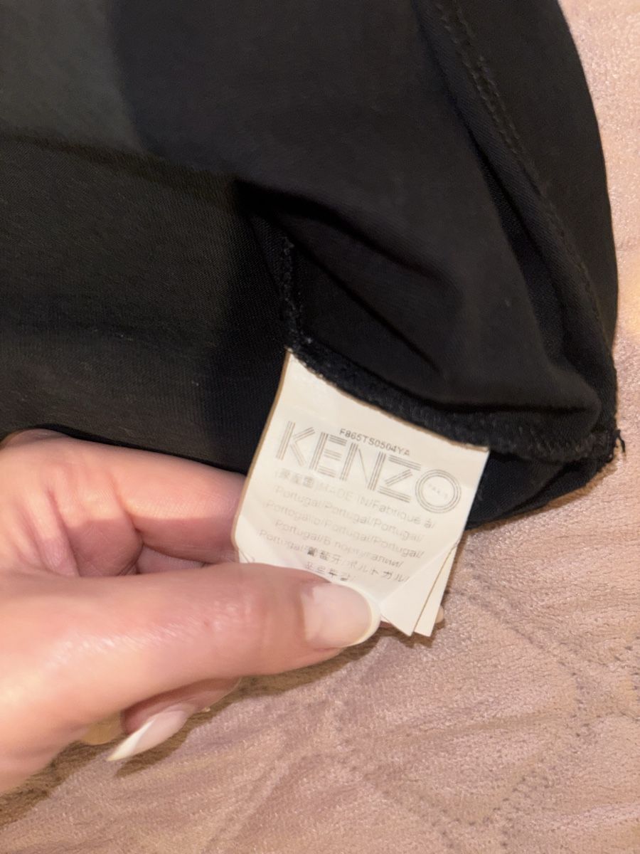 Kenzo T-shirt: T-shirt Kenzo Noir – Nuovo (secondo la descrizione) da Chêne-Bougeries venduto da sor_9rzp 3
