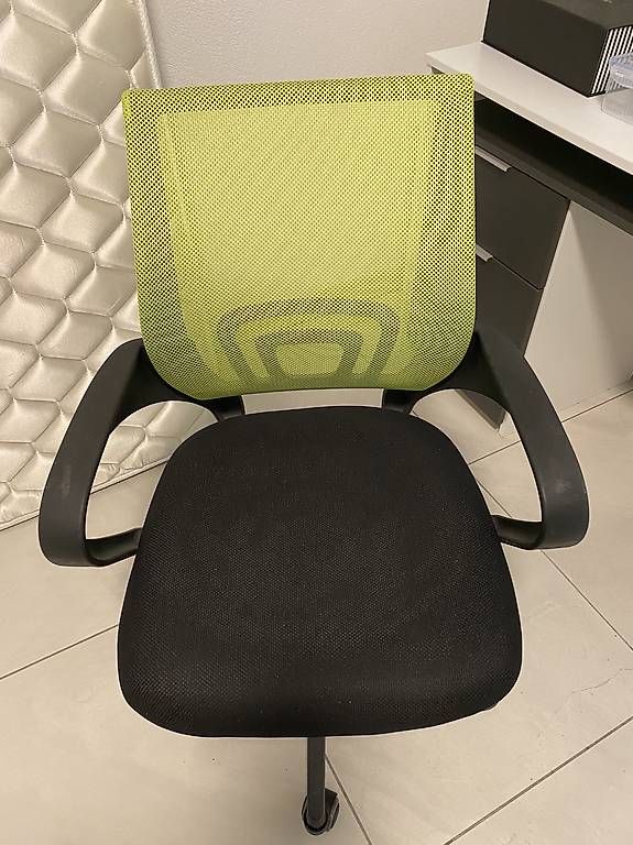 Poltrone: Büro Sessel und Tisch – Usato da Krauchthal venduto da ann_k58v 2