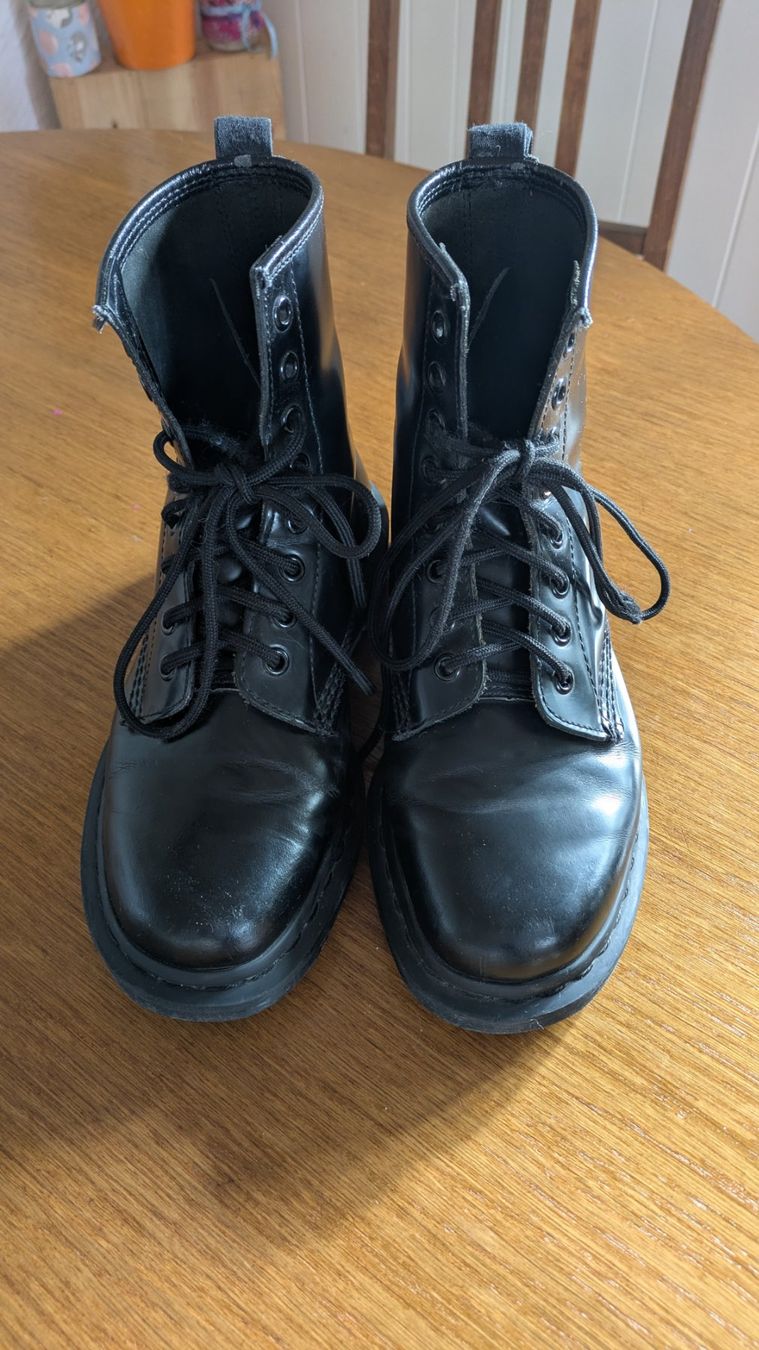 Dr. Martens Herrenschuhe: Doc Martens all black – Gebraucht aus Marly von leab6