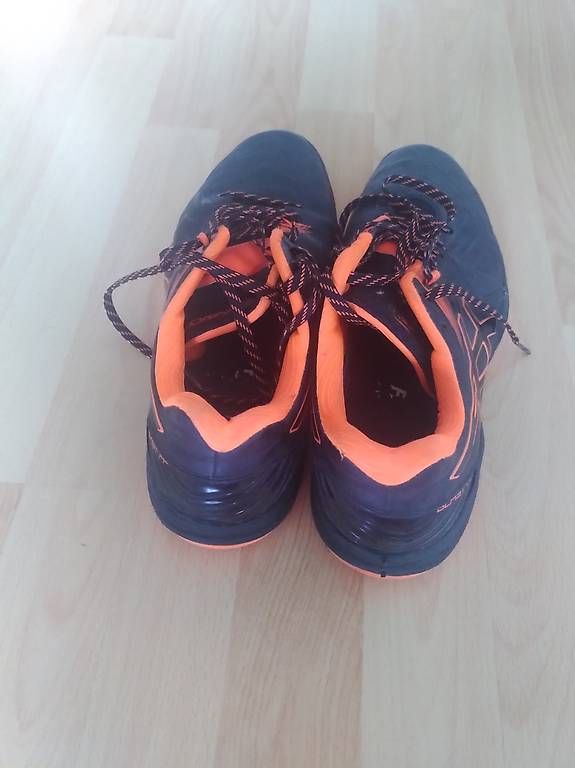 Asics Herrenschuhe: Turnschuhe / Hallenschuhe Asics 43.5 – Gebraucht aus Winterthur von 2bmsr 2