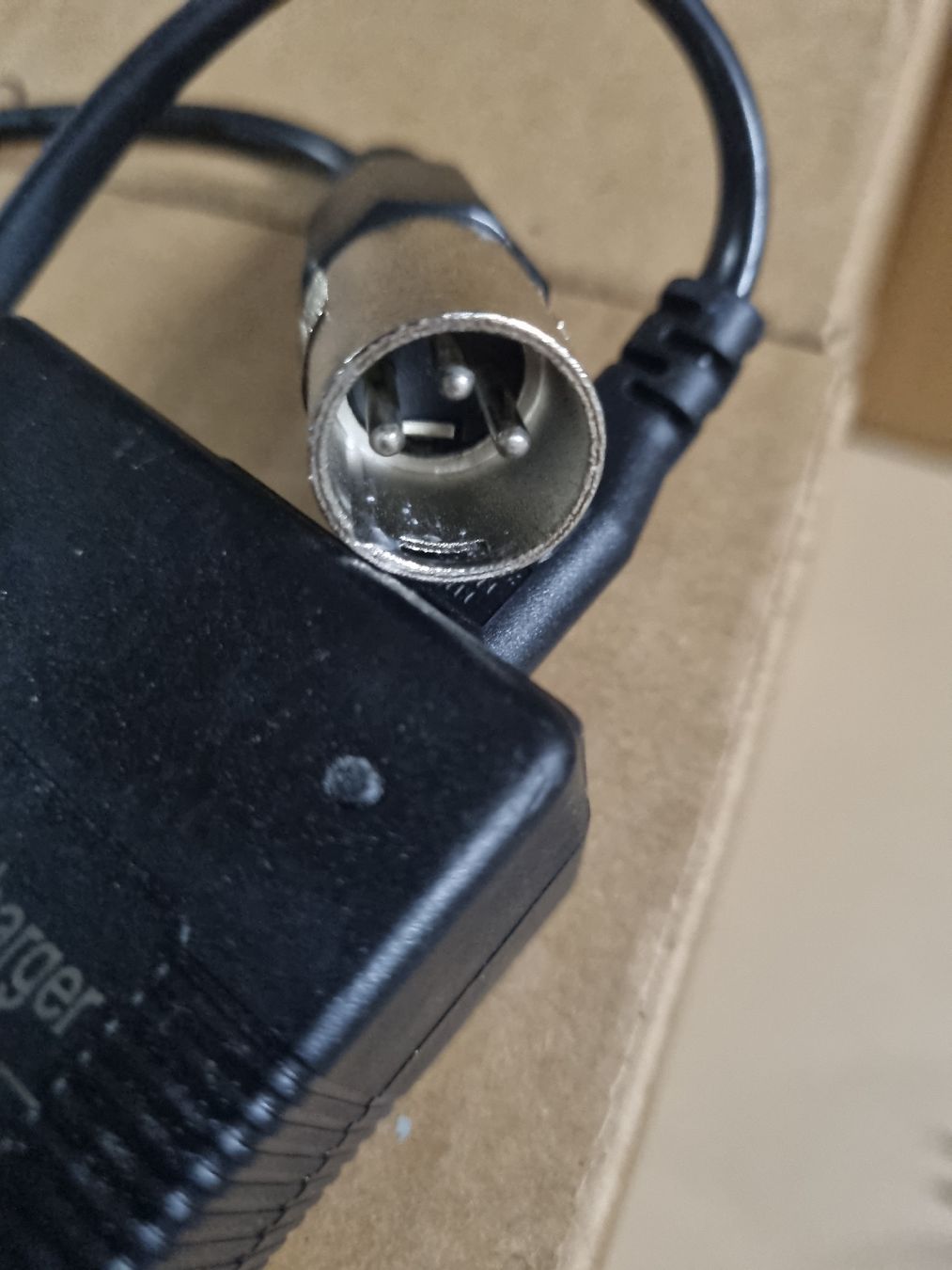 Caricabatterie: Chargeur trottinette électrique – Usato da Avully venduto da jfc76 2