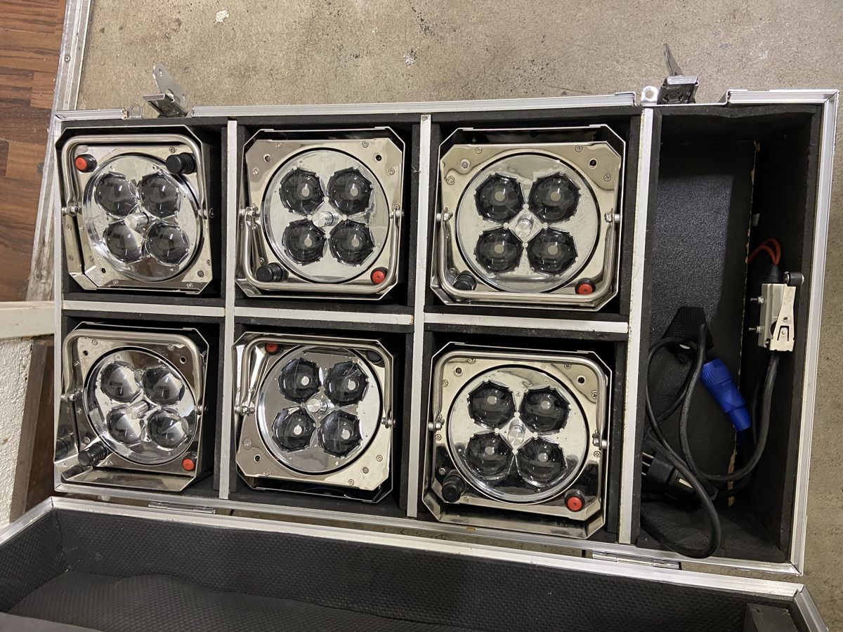 Lampes: Red Zone Scheinwerfer Set im Flightcase 6 Stk. gebraucht – D'occasion à Dietikon par brocki-eyra 3
