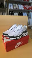 Nike Air Max Plus TN Weiss/Dunkelgrün Gr. 42, neu Zustand!