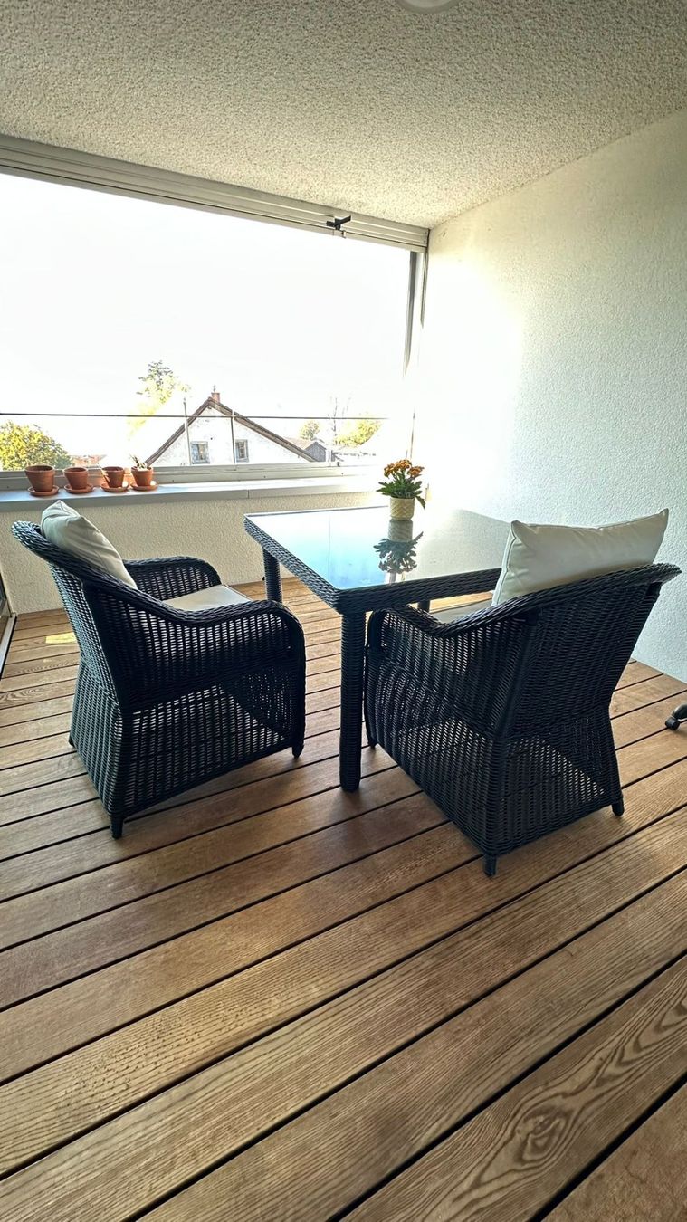 Set di tavolo e panche: (DISCOUNT) Garden lounge set (Table + 2 comfortable chairs) – Usato da Erlenbach ZH venduto da hen_7npt