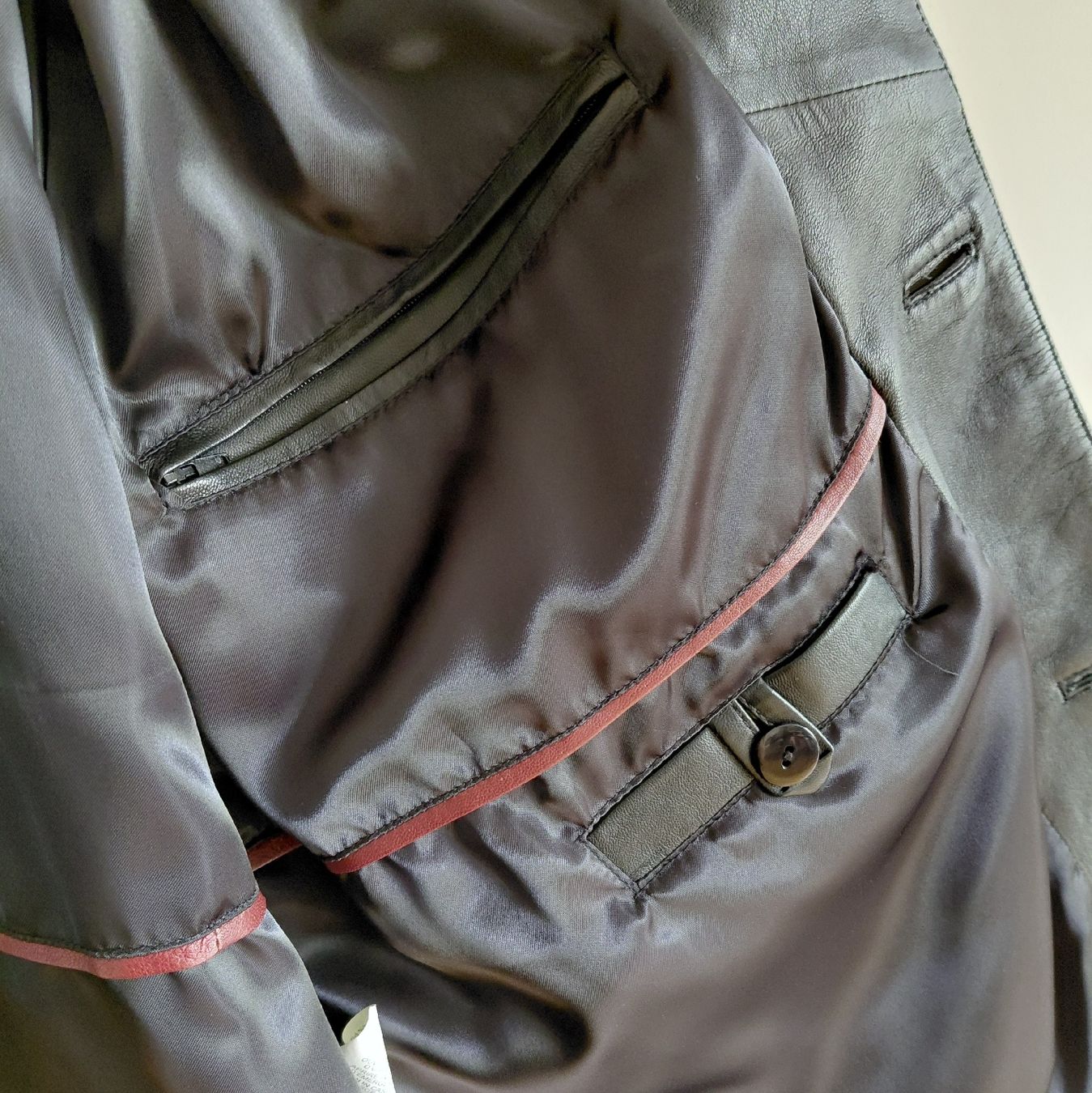 Giacche: Geschmeidige schwarze Echt-Lederjacke – Usato da Bern venduto da .n. 5