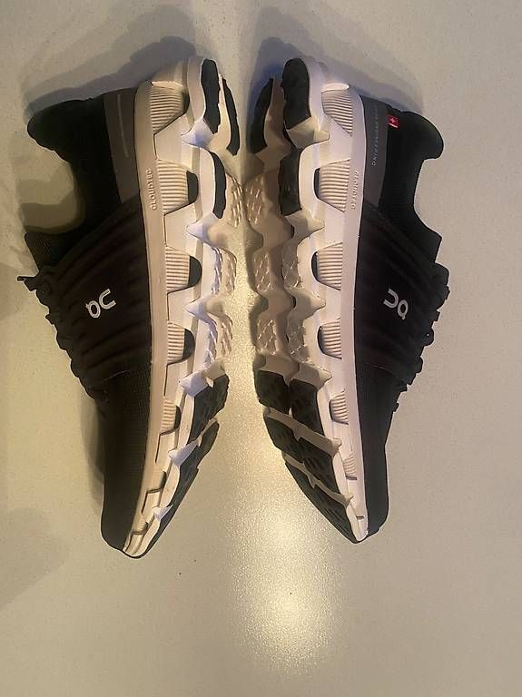 On Chaussures hommes: On Cloudswift / EU41 - US M8 – D'occasion à Ennetbühl par Motofreak_96_ 1