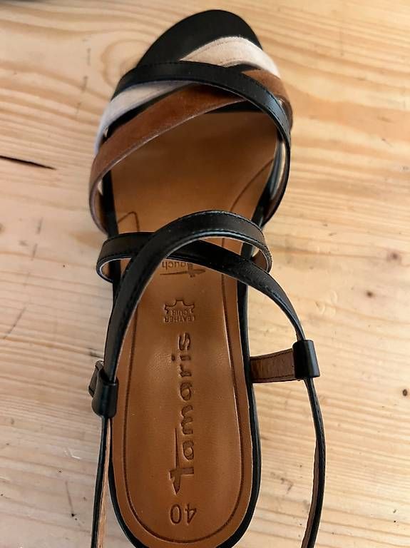 Scarpe da donna: Sandalen Tamaris Gr. 40 – Usato da Rothenthurm venduto da Stalsa1 1
