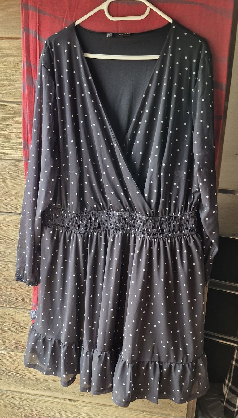 Vestiti: Damenkleid – Nuovo (secondo la descrizione) da Wislikofen venduto da Ana.Gomes