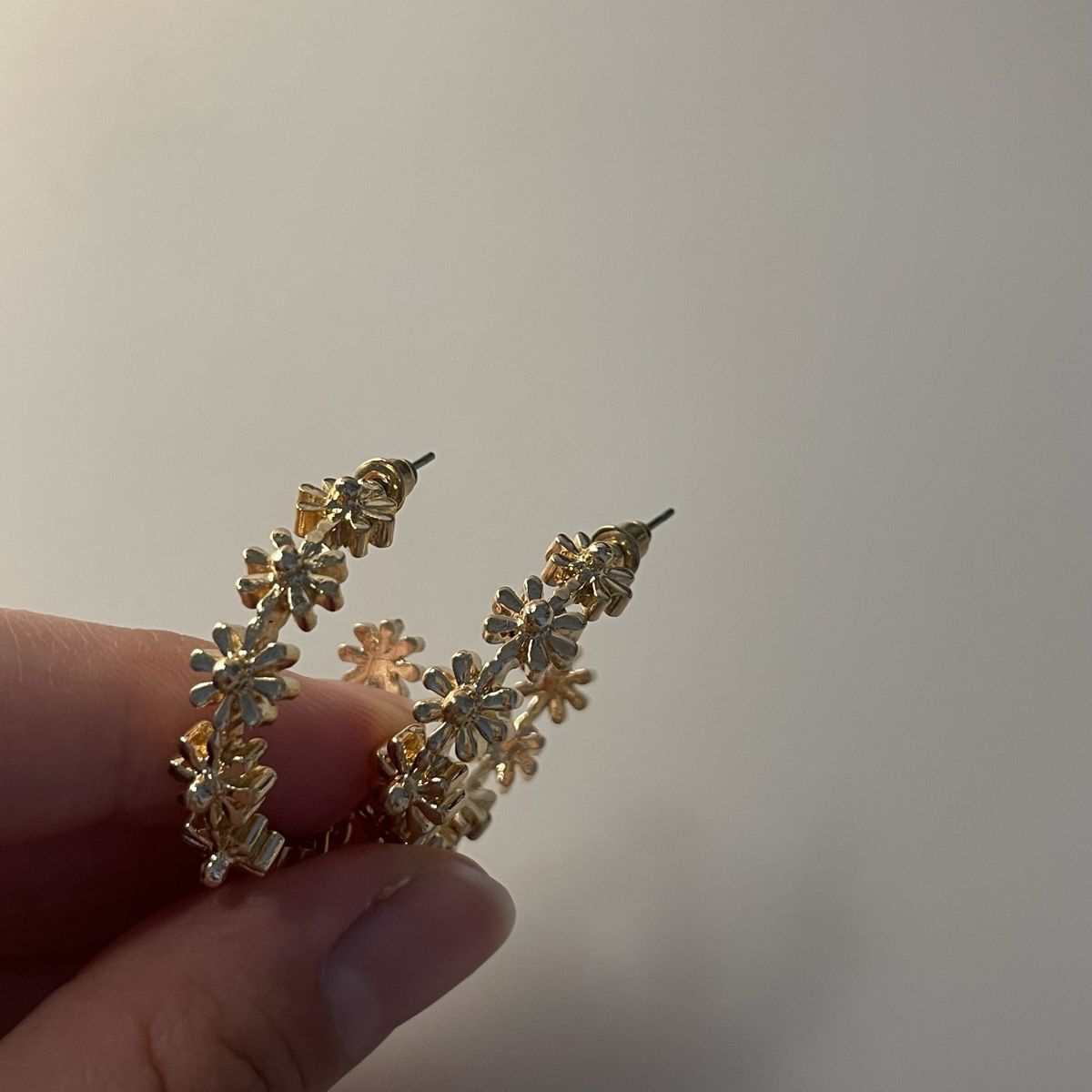 Orecchini pendenti & Orecchini a lobo: Ohhringe, Creolen mit Blumen, Modeschmuck – Nuovo e nell'imballaggio originale da Bellach venduto da Lapislazuli_blues 3