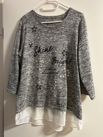 Graues Glitzer-Shirt mit Sternen, Gr. M – Super Zustand!