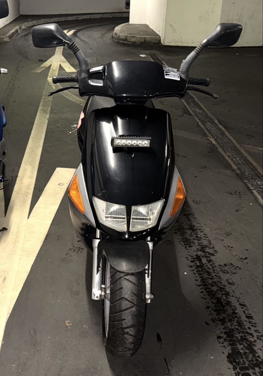 Aprilia Scooter: Aprilia – Usato da Zürich venduto da Alessandro.98 1