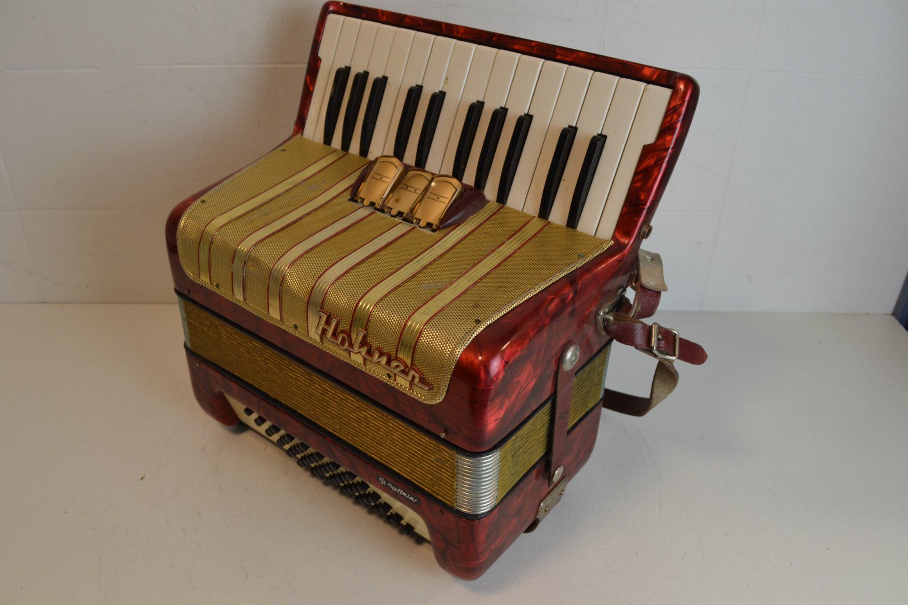 Hohner Strumenti musicali: Akkordeon chromatisch Hohner Concerto I – Usato da Zürich venduto da Brockito 2