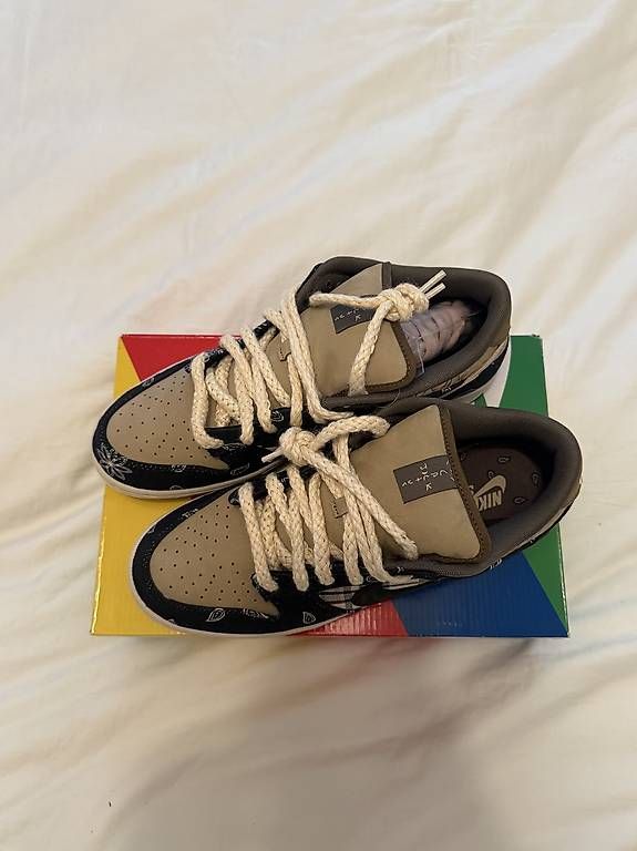 Chaussures hommes: Nike dunk SB Travis Scott (boite standard) – D'occasion à Genève par Cp12 2