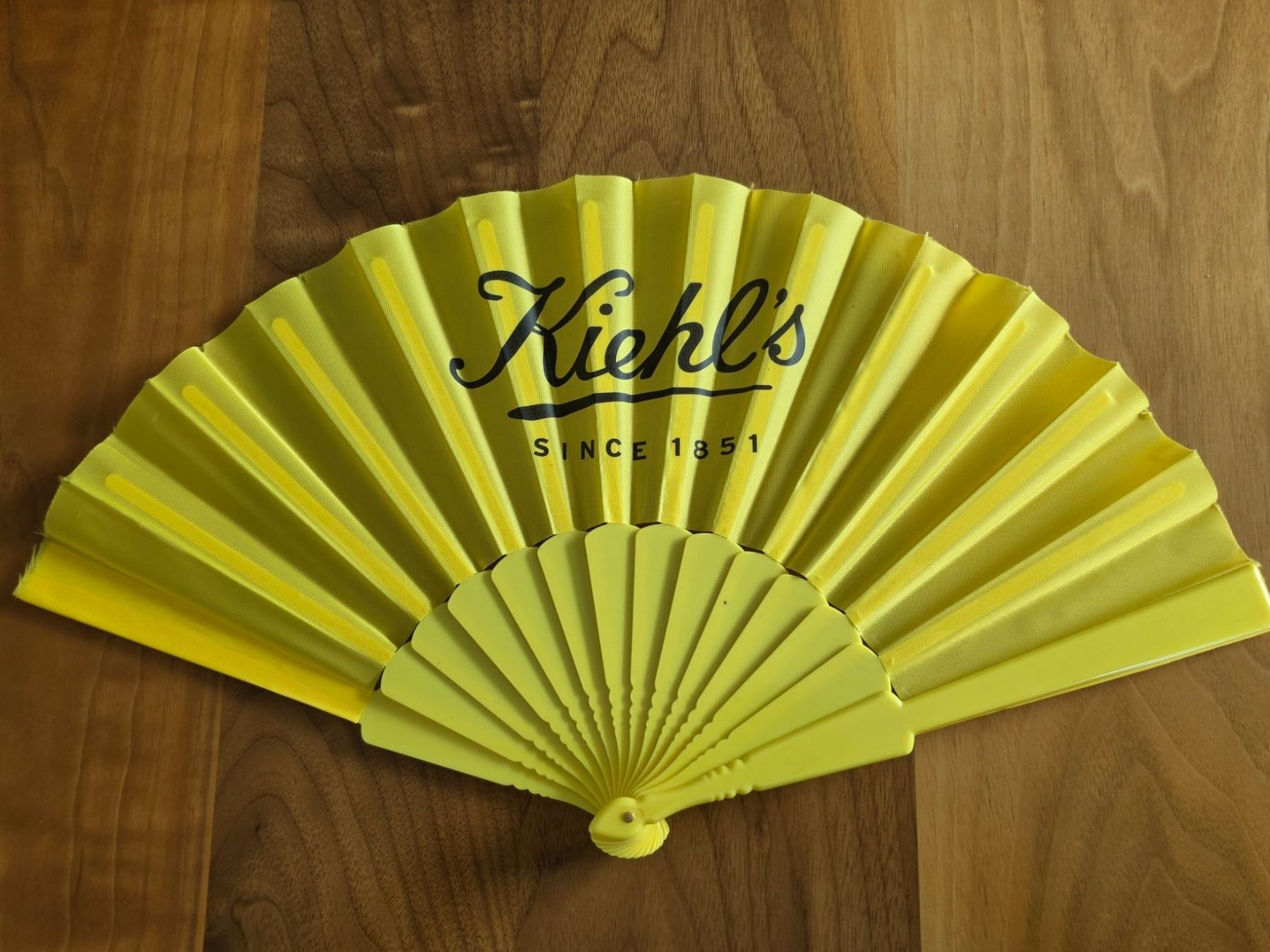 Ventilateurs: KIEHL'S Fächer – D'occasion à Zumikon par chv_w96q