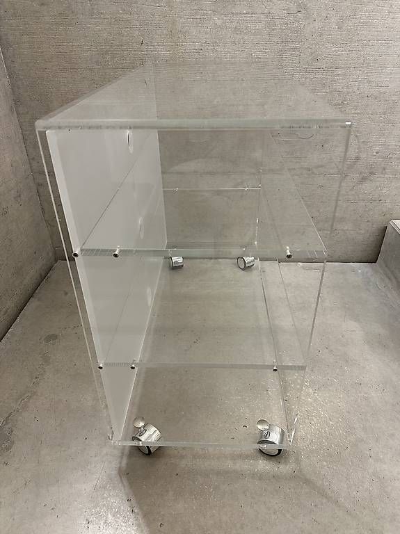 Sonstiges zum Kartsport: Media cart plexiglass vintage 🤍 Rollmöbel TV Plexiglas – Gebraucht aus Zuerich von mas925 4