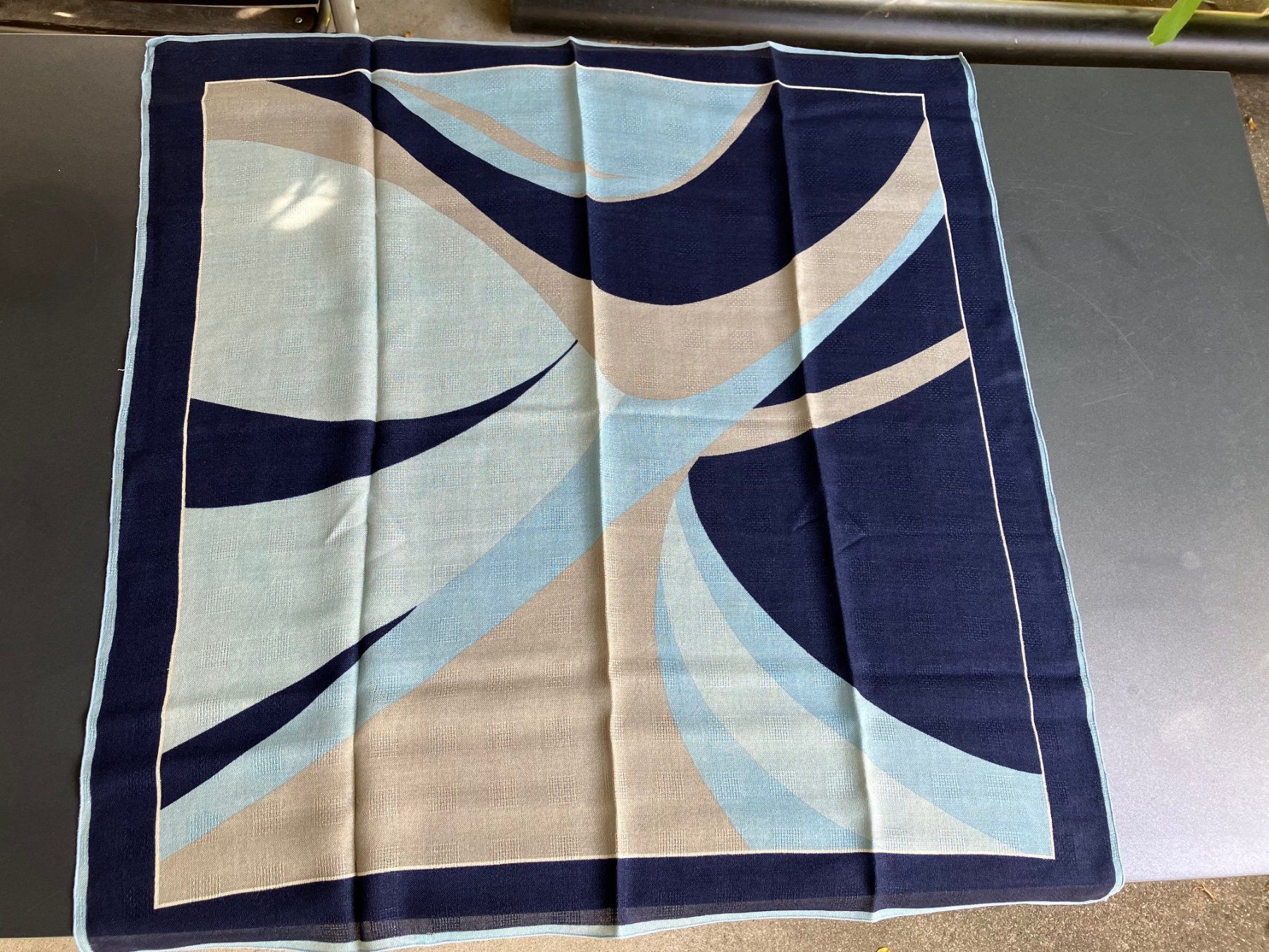 Foulard & Sciarpe: Wärmes Foulard – Usato da Winterthur venduto da Barunggeli