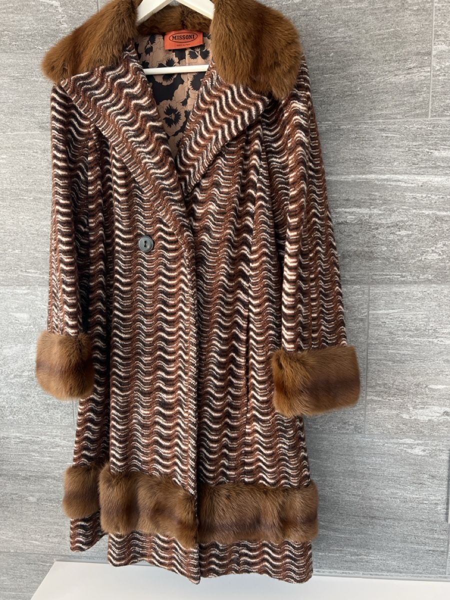 Missoni Mäntel: Missoni Coat Brown White Zigzag Fur Collar Cuffs – Gebraucht aus Luzern von TIsabel