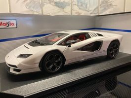 Lamborghini Countach LPI 800-4 1/18 weiss NEU/OVP