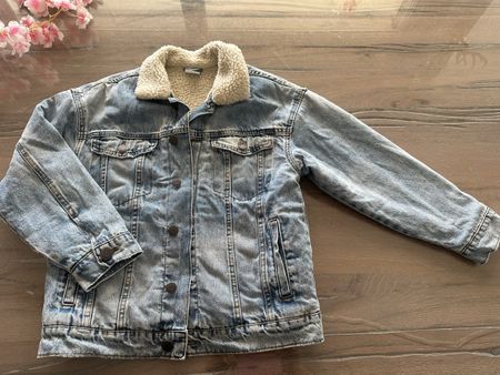 Jeansjacke Zara mit Teddyfutter Grösse 140 blau gebraucht🤍