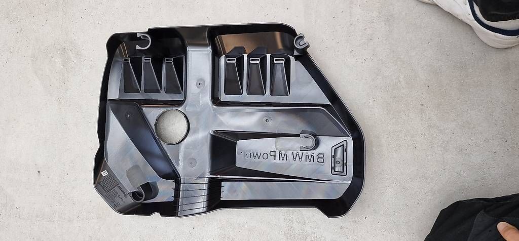 Tutti pezzi di ricambio auto: BMW M4 G82 Motorabdeckung – Usato da Dübendorf venduto da koe_b2yk 1