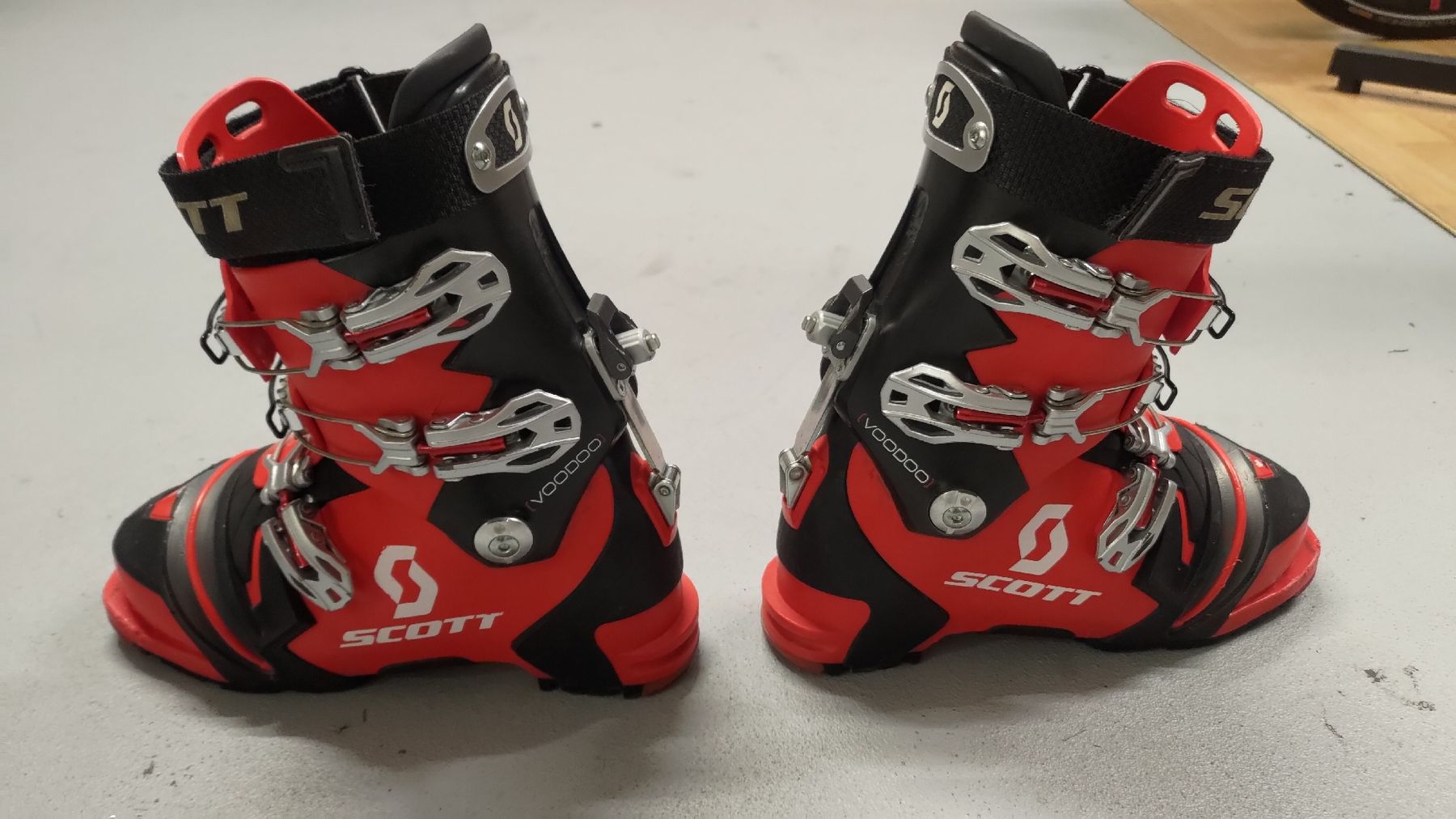Scott Scarpe da uomo: Telemarkschuhe Scott Voodoo NTN Gr.41.0/ 26.5 – Usato da Engelberg venduto da Engelberg73 2
