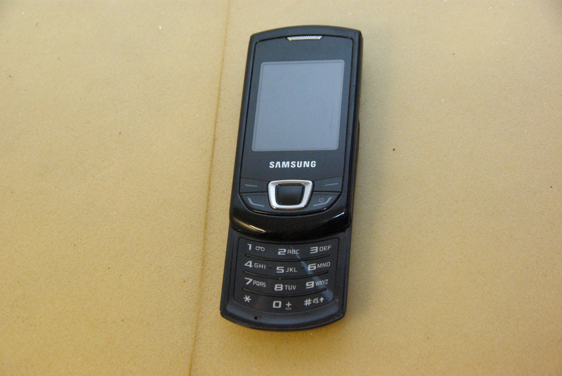 Samsung Telefoni cellulari / Smartphones: SAMSUNG GT-E2550 Monte Silver - Natel – Difettoso da Herisau venduto da Cevianer1844 3