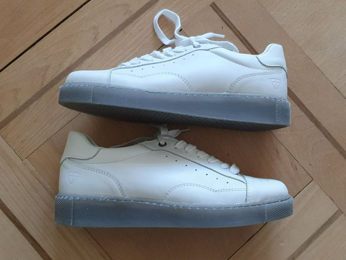 Tamaris Scarpe da donna: Tamaris Sneaker Weiss Gr. 38 – Nuovo (secondo la descrizione) da St. Gallen venduto da rid_2fs2