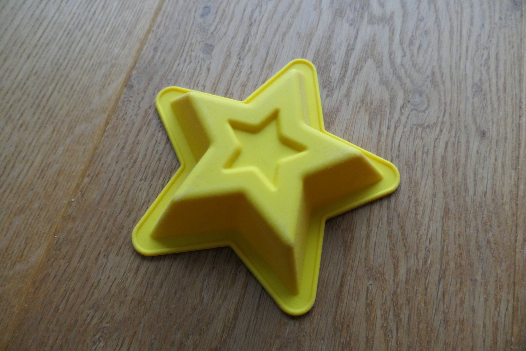 Backformen: Stern Backform Silikon gelb Ca. 9.5cm – Neu (gemäss Beschreibung) aus ESCHENBACH SG von MAKULU04 1