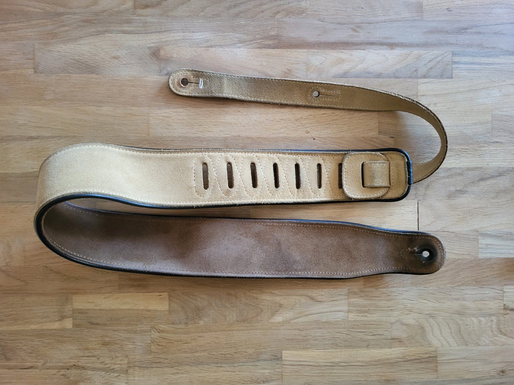 Musikinstrumente: Levis Gitarren Gurt – Gebraucht aus Seltisberg von Ppeter68 1