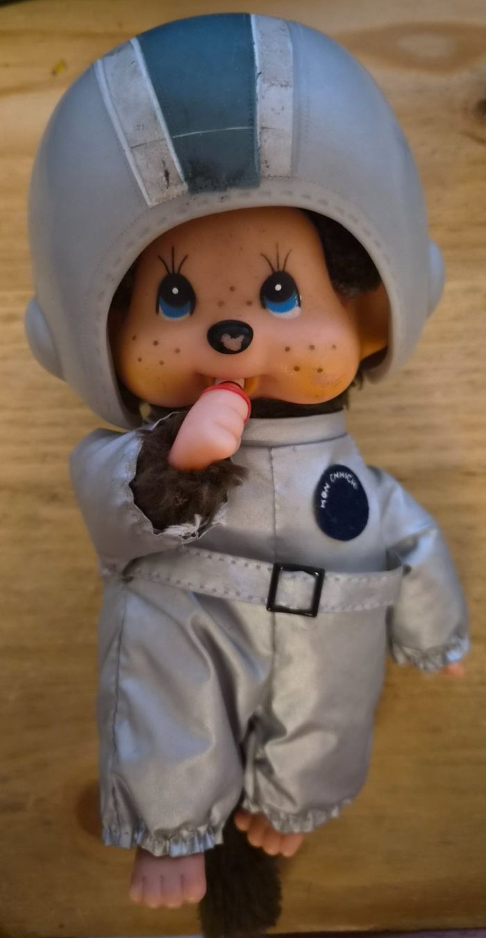 Monchhichi Puppen: Monchhichi Astronaut Puppe mit Helm gebraucht – Gebraucht aus Münchenbuchsee von mausi1966 1