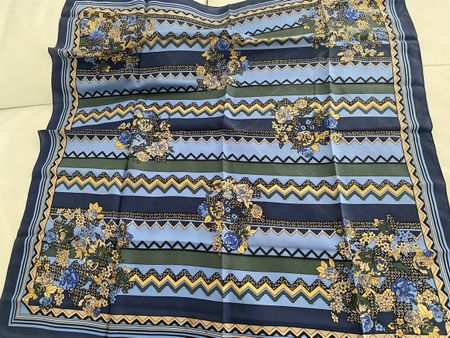 Seiden Foulard 🌸