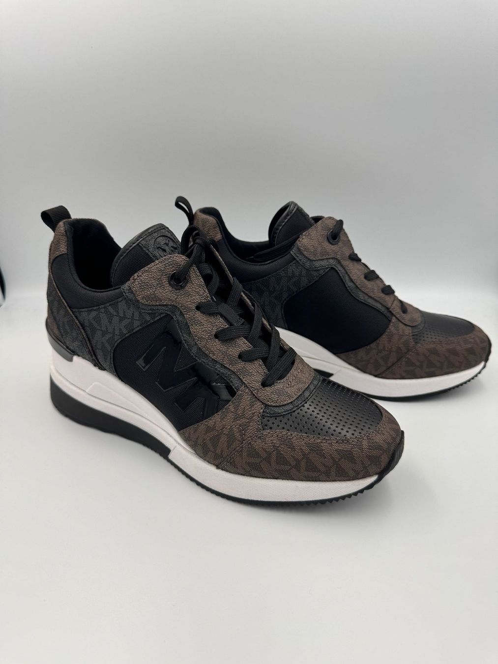 Michael Kors Scarpe da donna: Michael Kors Sneakers Grösse 37 – Nuovo e nell'imballaggio originale da Wiedlisbach venduto da Sistershop
