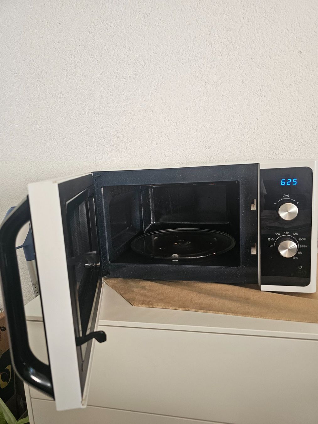 Appareils de cuisine: Samsung Mikrowelle – D'occasion à Worb par Elissia 1