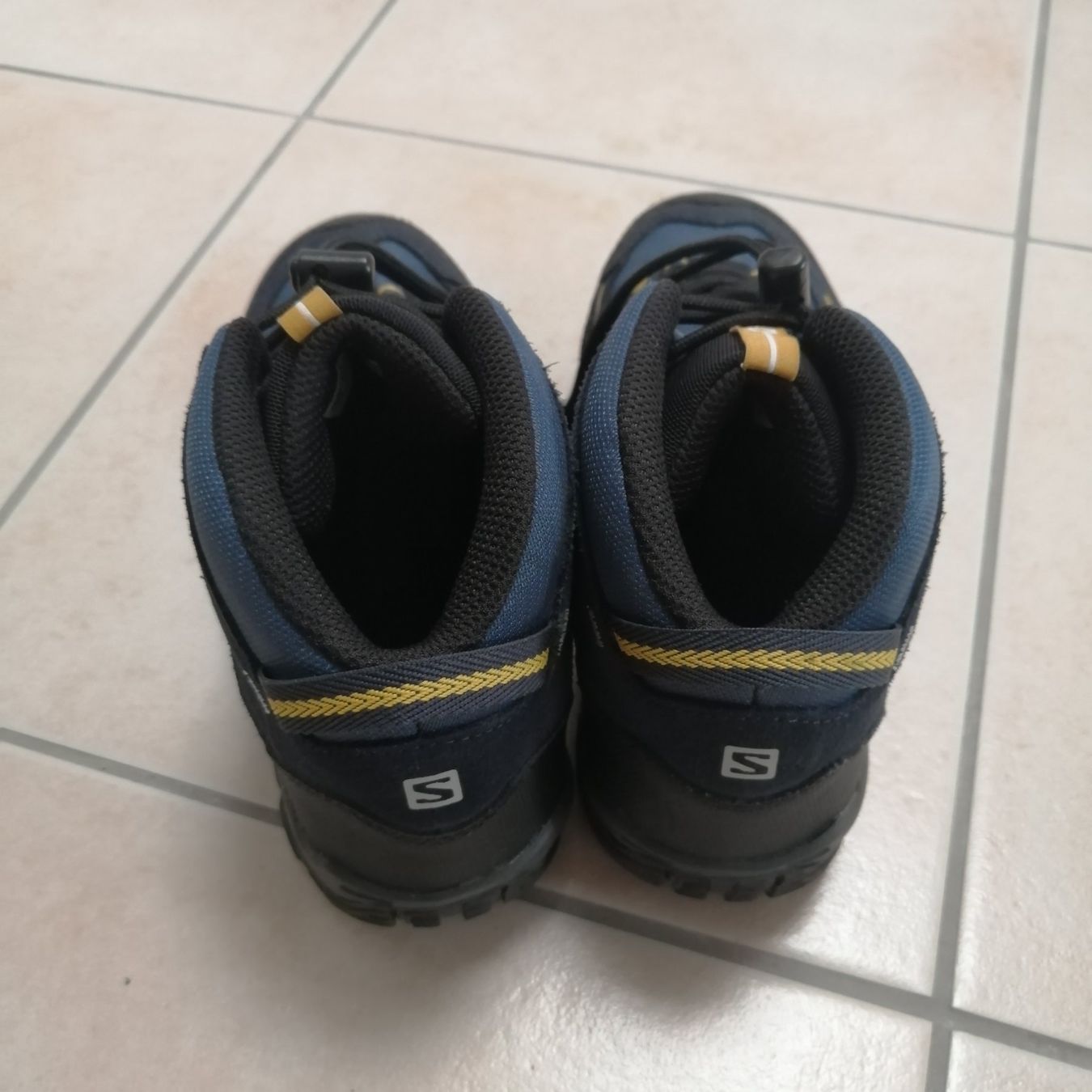 Salomon Scarpe da uomo: Salomon Schuhe fest Gr 35 – Usato da Henau venduto da AXAA 1
