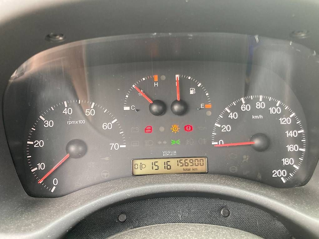Autos: Fiat Punto 1.2 16V - 2001 – Gebraucht aus Oulens-Echallens von kry_dpj2 4
