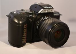 Nikon F-401s mit Objektiv