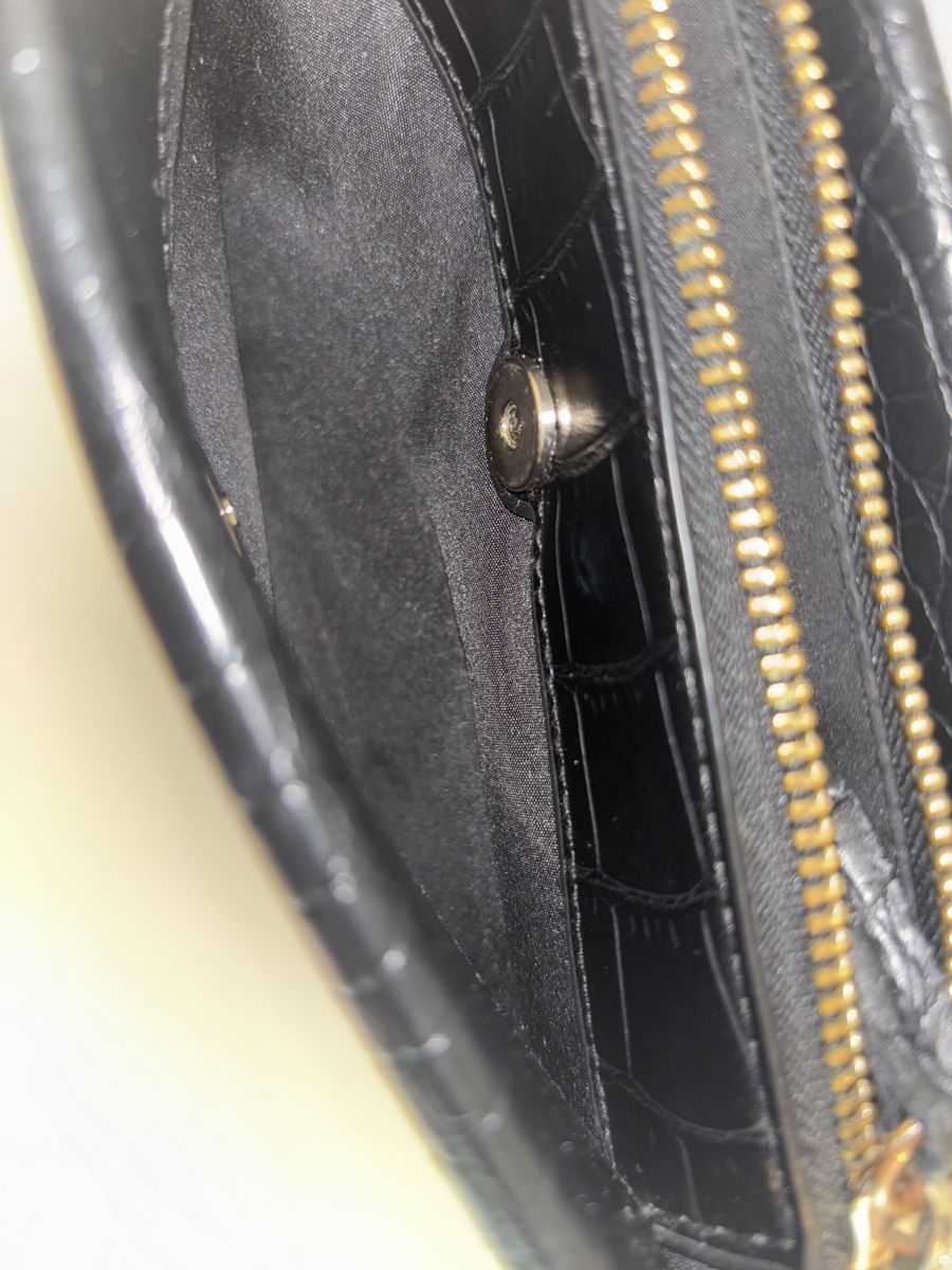 H&M Borse da donna: schwarze Umhängetasche in Kroko-Optik – Usato da Wabern venduto da est_jw6s 3