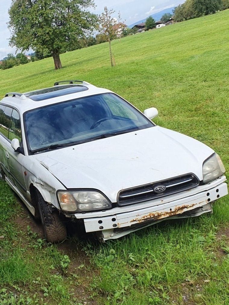 Subaru Tutti pezzi di ricambio auto: Ersatzteile von Subaru Legacy – Difettoso da Siebnen venduto da Grosswis50