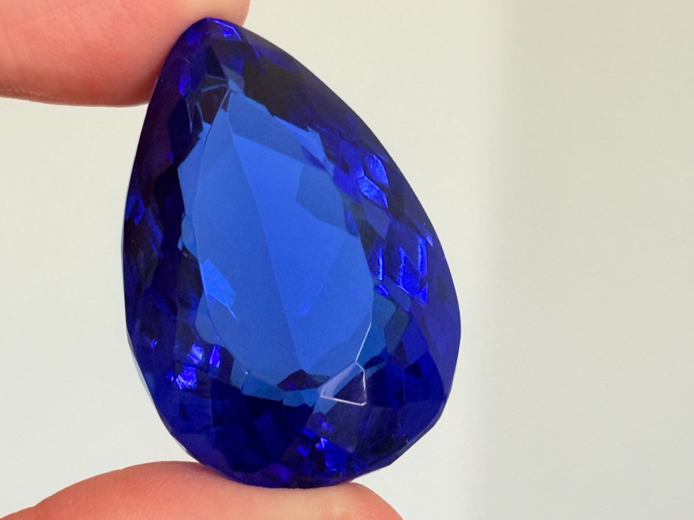 Minerali & Pietre curative: Certified 122.25 Ct – Nuovo e nell'imballaggio originale da Genève venduto da AWWA