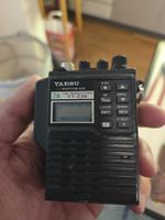 tragbares 2-Meter-Amateurfunk-Handfunkgerät: das Yaesu FT-23