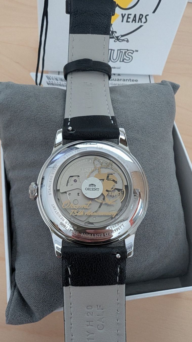 Orient Orologi: Orient Bambino 38mm - Édition limitée Peanuts RA-AC0M16S – Nuovo e nell'imballaggio originale da St-Cergue venduto da Stekuff 7