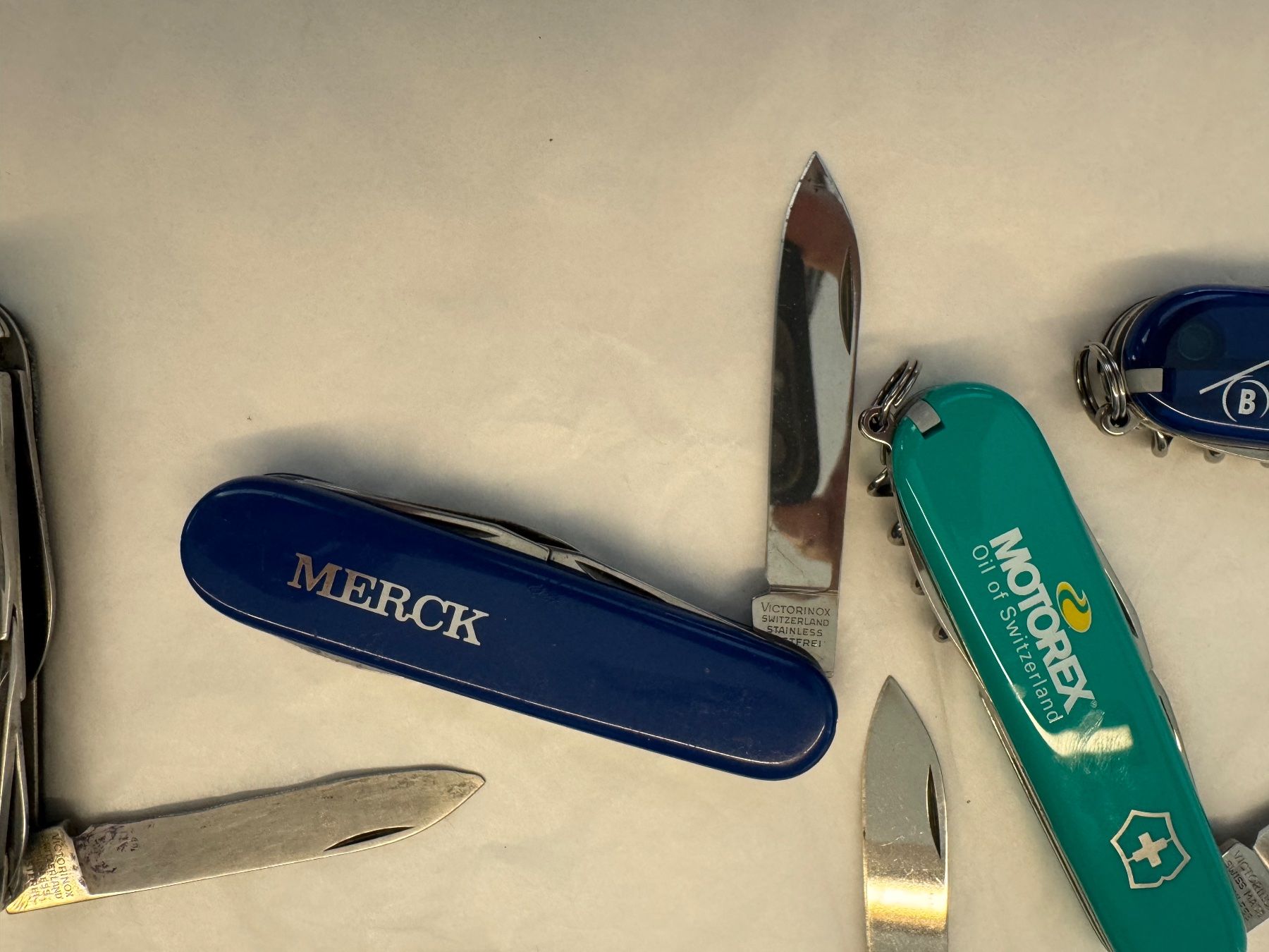 Victorinox Coltelli tascabile: 5 Victorinox Taschenmesser – Usato da Kestenholz venduto da Sackmesser67 5